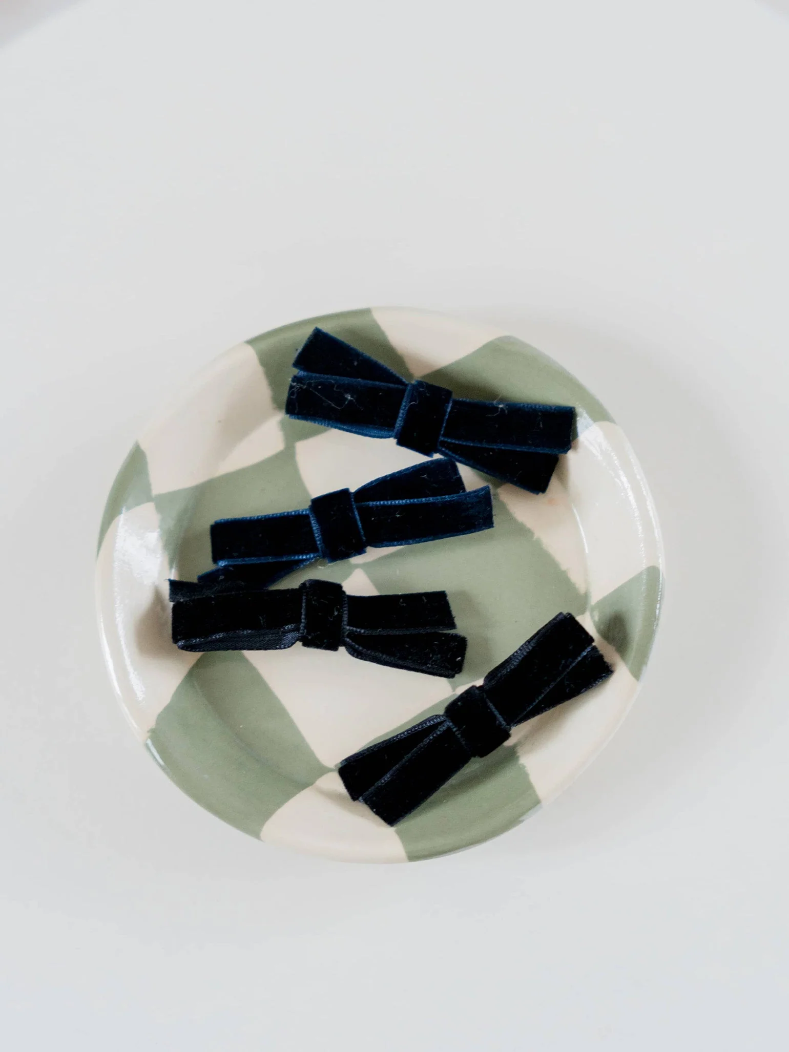 Navy Small Bow Velvet Girl Clips Set 2 - Image 3